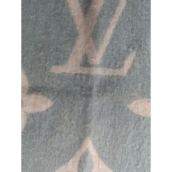Louis Vuitton LV Logo Reykjavik Scarf Gradients 100%Cashmere Made in Italy - Picture 8 of 11